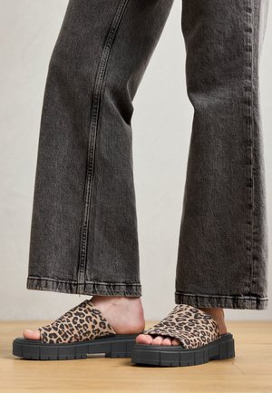 Mules - camel/multi-coloured
