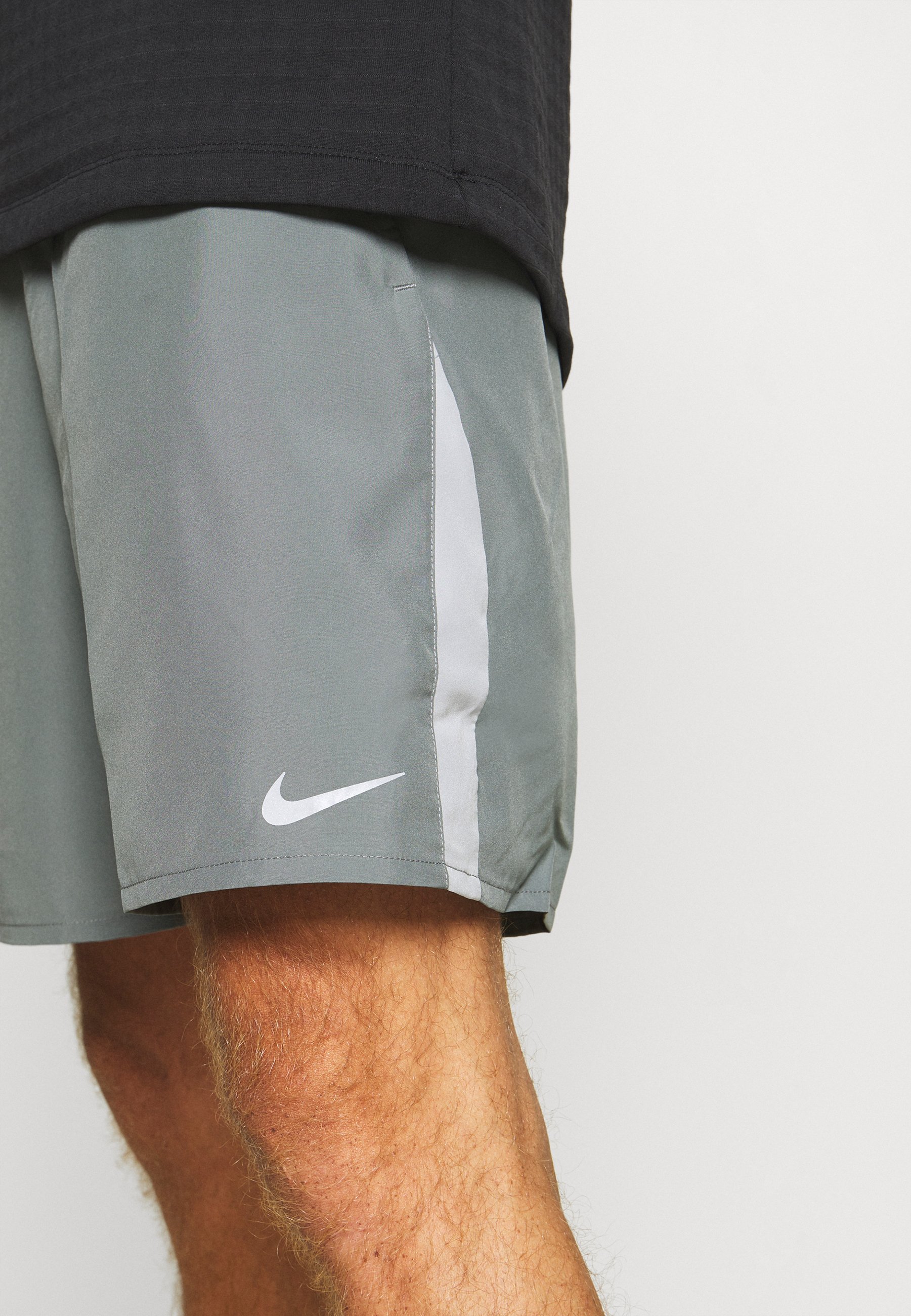 light gray nike shorts