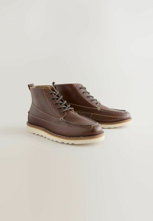 Next REGULAR FIT - TOE - Suvarstomi aulinukai - dark brown