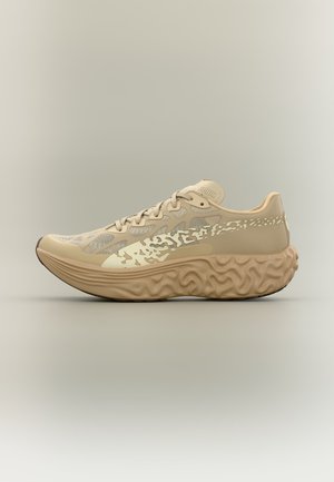 Puma, VELUM SB NITRO UNISEX - Αθλητικά παπούτσια - toasted almond/sand dune
