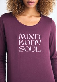 Triumph SET - Pyžamová sada - violet