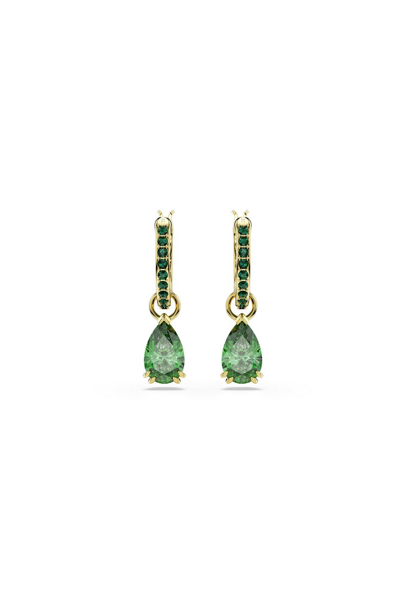 Pendientes de oro con dos piedras preciosas verdes en forma de pera; cada uno conectado por una serie de pequeñas piedras verdes en una barra vertical.
