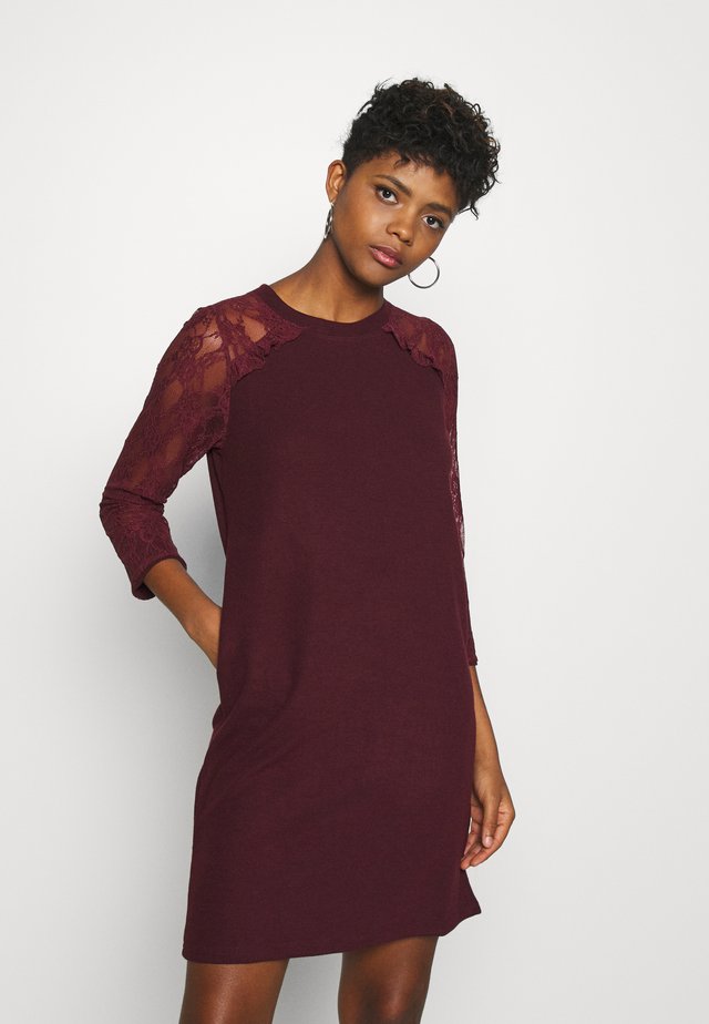 LADIES DRESS - Robe en jersey - dark red