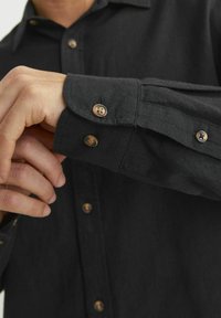 Jack & Jones JJESUMMER LINEN MIX SHIRT - Skjorter - black