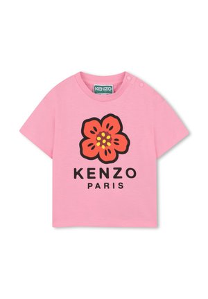 T-shirt rose pour tout-petit avec un grand motif de fleur orange et le texte « KENZO PARIS » à l'avant, avec des boutons-pression sur l'épaule.