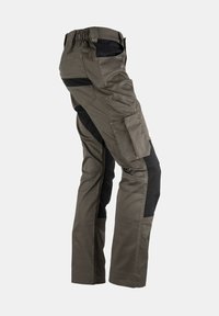 Khaki-Arbeitshosen mit schwarzen Akzenten, aus strapazierfähigem Stoff gefertigt, mit mehreren Taschen und einem flexiblen Bund für Bewegungsfreiheit.