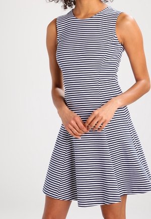 Sukienka z dżerseju