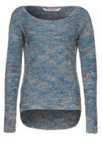 Blå och beige stickad tröja med en fluffig textur, rundad halsringning, långa ärmar och en kurvad nederkant, med ett subtilt vågmönster.
