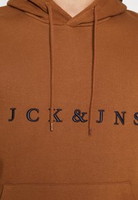 Jack & Jones STATE HOOD - Camisola - bison
