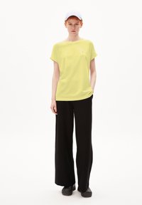 ARMEDANGELS IDAARA - T-Shirt basic - armedangels yellow light