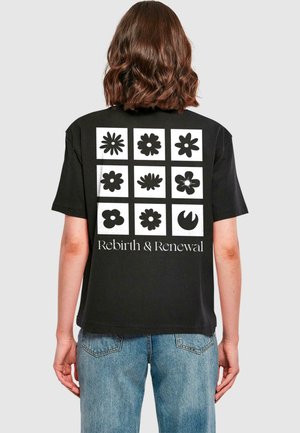 - T-shirt z nadrukiem
