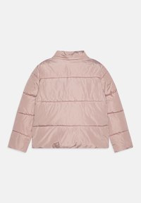 Guess JUNIOR HOODED PADDED PUFFER - Téli dzseki - brick rose