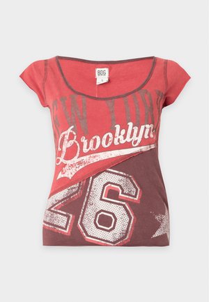 BDG Urban Outfitters, BROOKLYN SPLICED SCOOP - Tricou cu imprimeu - red