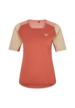 Camisa ligera de manga corta en coral y beige, con un escote redondeado y el logo de la marca. Tejido suave con un diseño de mangas en contraste.