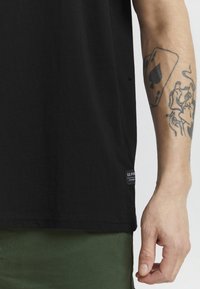 11 Project PRBrigsy - Top - black
