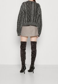 BDG Urban Outfitters Stickad tröja - grey