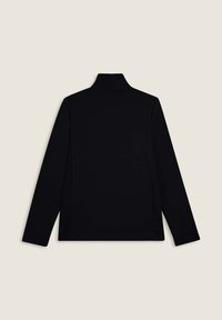 Pullover nero a maniche lunghe con colletto alto, realizzato in un tessuto liscio, presenta un design minimalista senza motivi visibili o accessori.