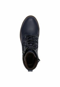 Botte en cuir navy à la cheville avec bout rond, lacets à l'avant et fermeture éclair sur le côté. Doublure douce visible autour du col, semelle en caoutchouc marron.