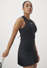 Nike Performance ADVANTAGE SKIRT SHORT - Falda de deporte - black/white