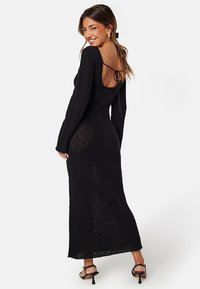 Bubbleroom OPEN BACK FINE KNITTED MAXI DRESS - Vestito lungo - black