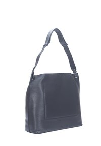 Sac d'épaule en cuir noir avec une finition texturée, doté d'une poche avant plate et d'une bandoulière réglable. Design simple et minimaliste.