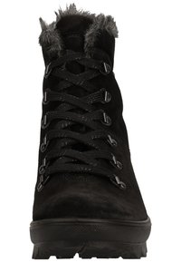 Botín de ante negro a la altura del tobillo con un borde de imitación de piel de lujo texturizado en el collar. Presenta cordones negros y ojales de metal. Suela de goma duradera.