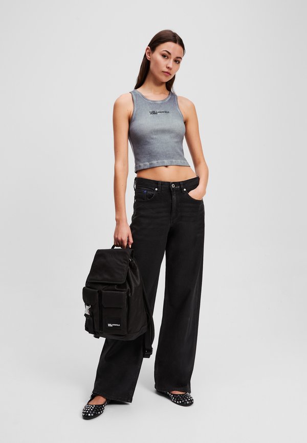 WASHED TANK - Top - monument3