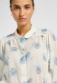 Lee SHIRRED BLOUSE - Camicia - shy blue floral