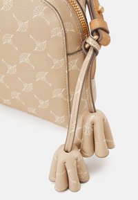 JOOP! CORTINA CLOE SHOULDER - Taška cez plece - sesame