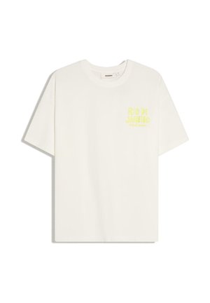 White short-sleeve T-shirt with round neck and yellow text "Rio de Janeiro" on the left chest area.