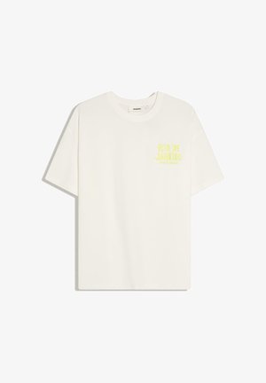 White short-sleeve T-shirt with round neck and yellow text "Rio de Janeiro" on the left chest area.