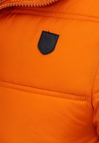 INDICODE JEANS Chaqueta de invierno - orange