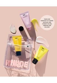 NUDESTIX NUDESKIN 3-STEP CITRUS SKIN RENEWAL - MAKEUP (MELT, MICRO-PEEL, MOISTURIZER) - Ansiktsvårdsset