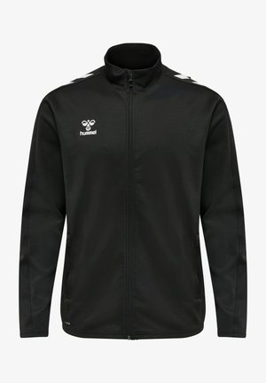 Μαύρο αθλητικό μπουφάν με ψηλό γιακά, πλήρη zipper και λευκό λογότυπο. Διαθέτει πλαϊνές τσέπες και λευκές πινακίδες σε σχήμα βέλους στους ώμους.