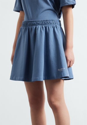 Blauer Baumwollrock mit elastischem Bund, gerafftem Design und einem Logodetail am Saum. Glatte Textur und knielanger Schnitt.