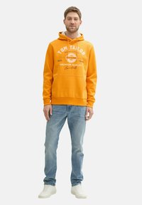 TOM TAILOR WITH PRINT - Sweat à capuche - fresh pepper orange