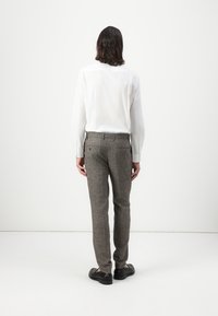 Lindbergh PANTS - Pantalones - brown