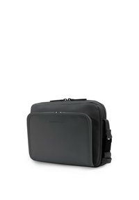 Schwarze rechteckige Tasche mit einer glatten Lederfront und strukturierten Stoffseiten. Verfügt über einen oberen Reißverschluss und einen verstellbaren Riemen für vielseitiges Tragen.