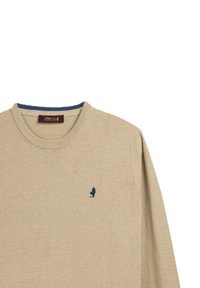 Maglione in cotone beige con collo a giro, colletto a coste blu e un piccolo logo ricamato blu sul petto.