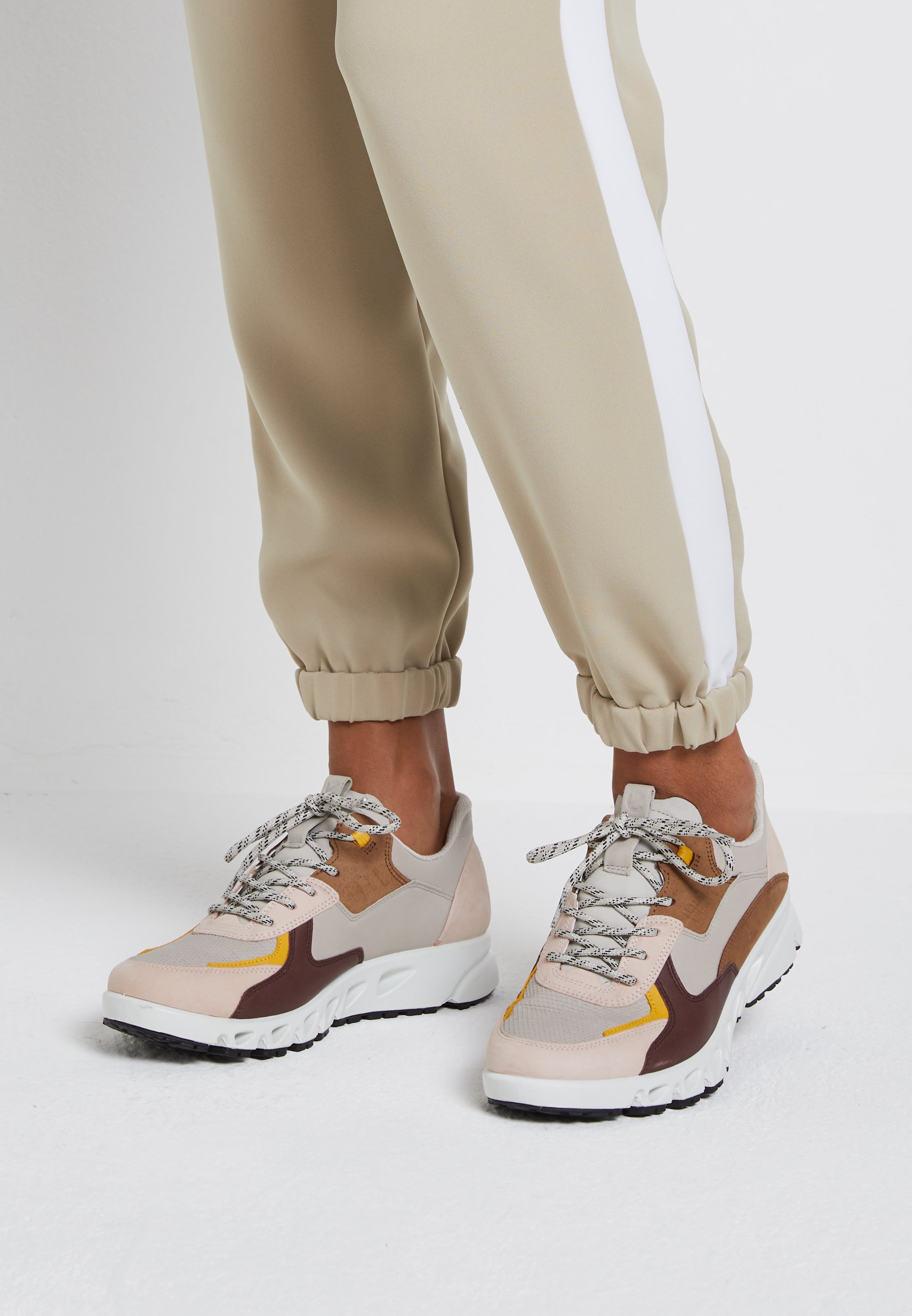 Ecco Multi-Vent heren sneaker - Wit 880124-01007 - Vergelijk prijzen