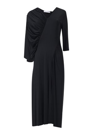 Zwarte jurk van gladde stof, met een gedrapeerd ontwerp aan één kant, V-hals en driekwart mouwen met geplooide details.