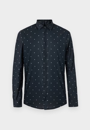 Zwart overhemd met lange mouwen en knopen, met een klein wit herhalend abstract patroon, puntige kraag en standaard manchetten op een effen achtergrond.