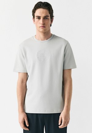 - T-shirt basic