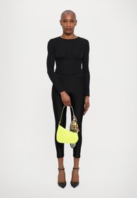 Just Cavalli CHAIN FOULARD - Τσάντα χειρός - sluphur spring