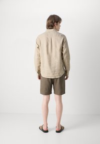 Les Deux KRISTIAN SHIRT - Chemise - dark sand