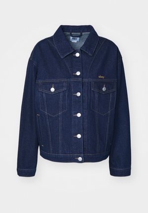 Temno modra denim jakna s klasičnim dizajnom. Ima srebrne gumbe, dva prsna žepa in zlato vezenje logotipa na levi strani.