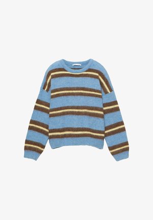 Randig tröja i mjuk blå färg, med bruna och krämfärgade horisontella ränder, rundad hals och vida ärmar, tillverkad av fluffigt material.