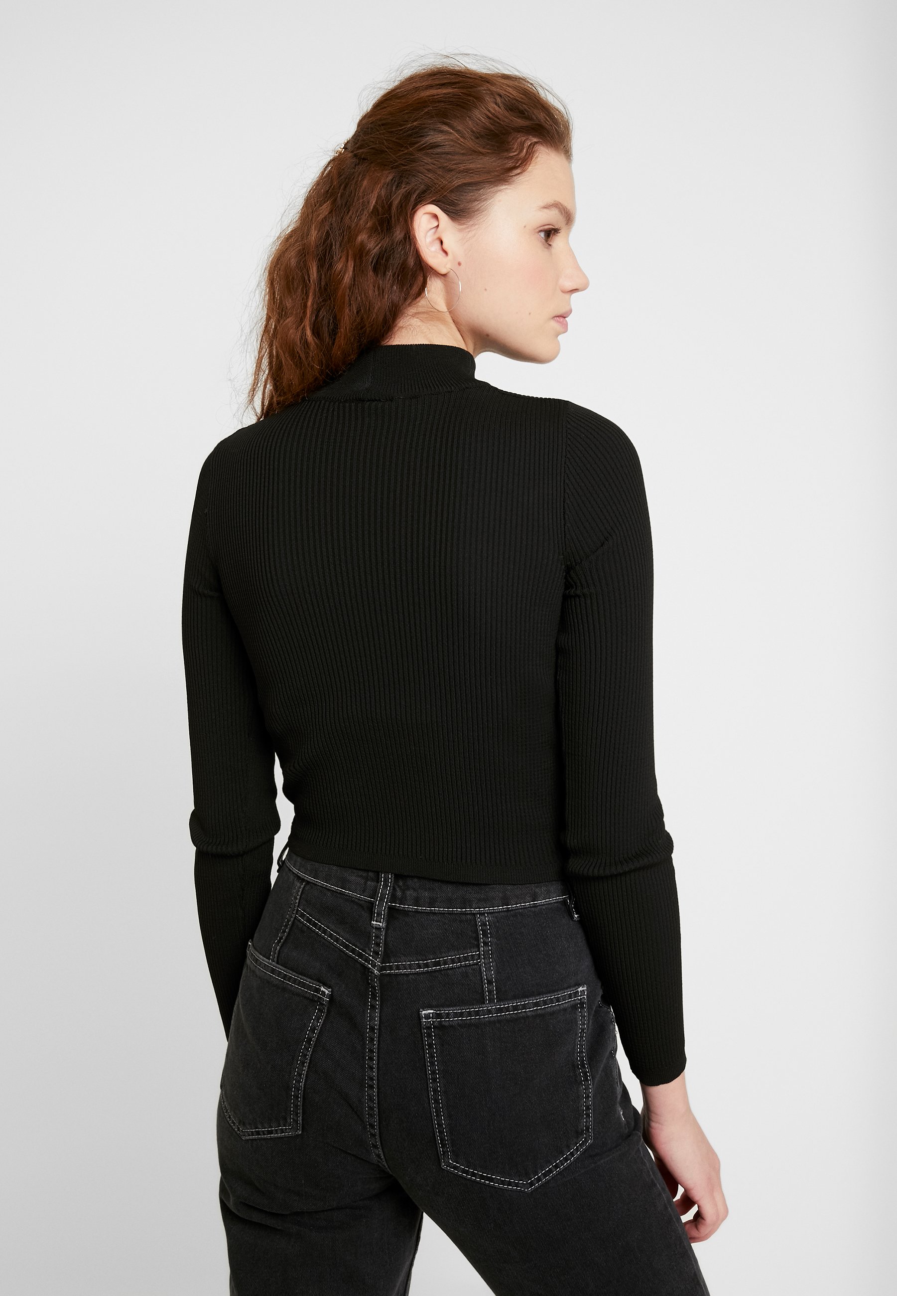 BDG Urban Outfitters CUTOUT FRONT Strikkegenser black BDG Urban Outfitters CUTOUT FRONT - Strikkegenser - ecru