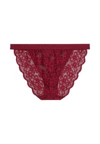 String violet en dentelle avec un motif floral, bords festonnés et une taille lisse. Le tissu semi-transparent donne une apparence délicate.