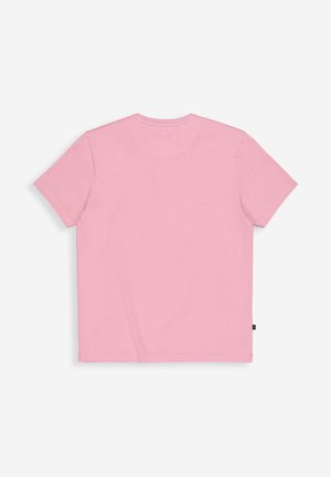 Rosa Kurzarm-Cotton-T-Shirt mit Rundhalsausschnitt von hinten gezeigt, mit kleinem schwarzen Etikett an der Seite auf weißem Hintergrund.